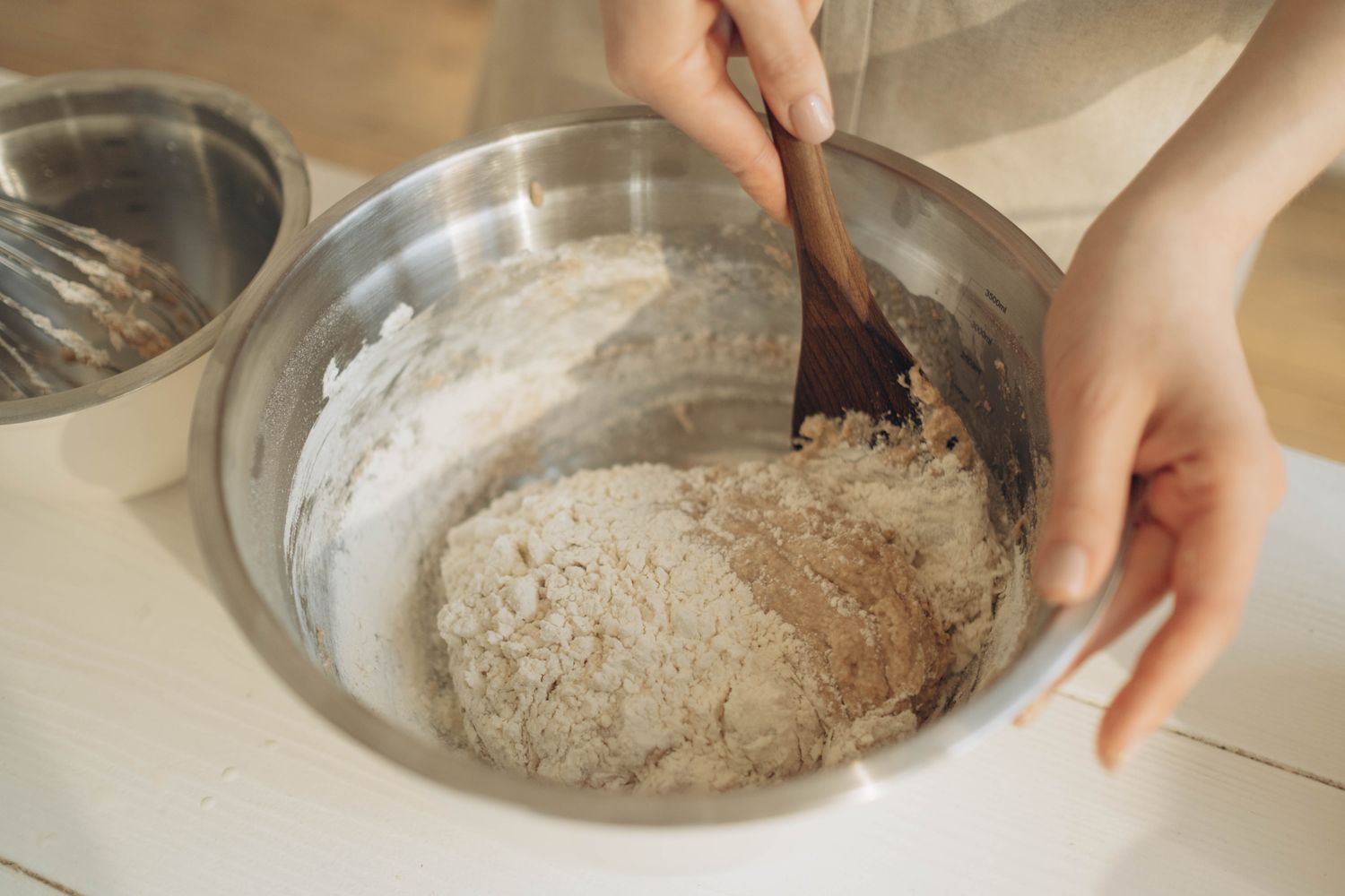 What Size Mixing Bowl Do You Need for 1kg of Bread Dough